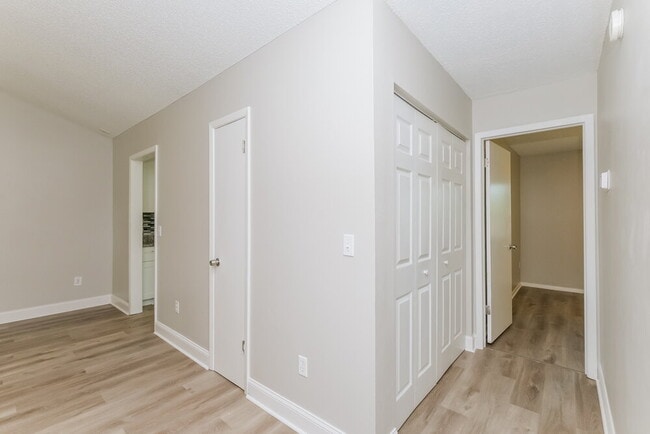 Foto del edificio - 3308 Laurel Dale Dr