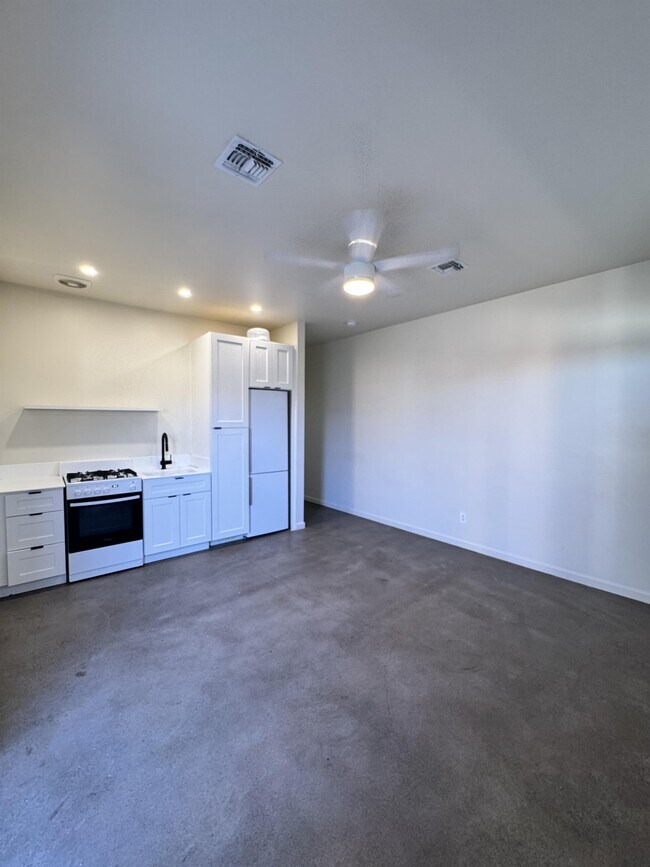 Photo - 3342 N 17th Ave House