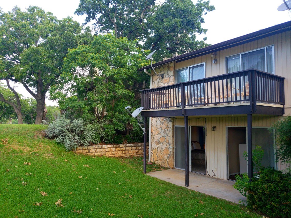 1214 Hi Stirrup, Horseshoe Bay, TX 78657 Townhome Rentals in