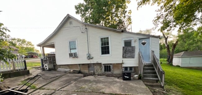 Building Photo - Coming Soon! Investor Special! In town - $500 Down / $490 Month