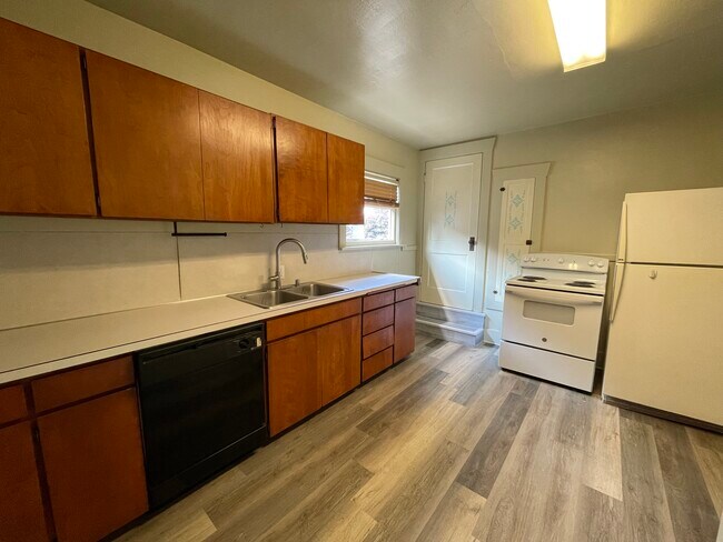 Foto del edificio - 114 Wells Ave S