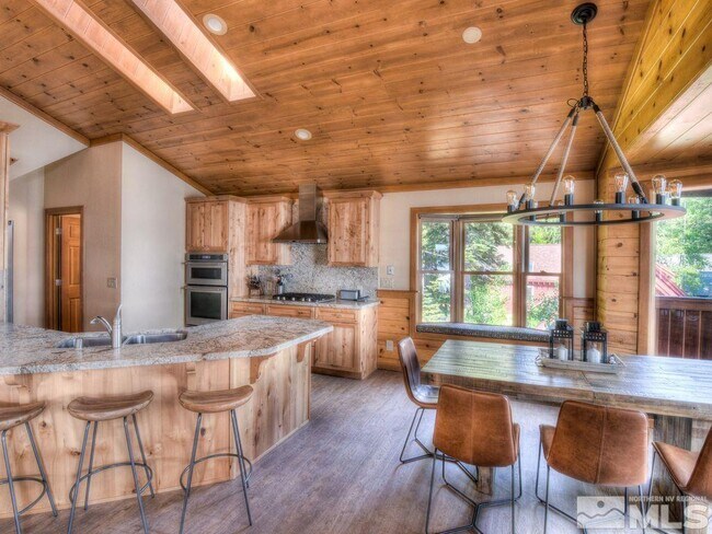 Foto del edificio - 5075 N Lake Blvd