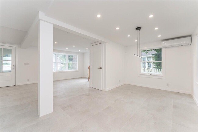Foto del edificio - 1079 Stanton Ave