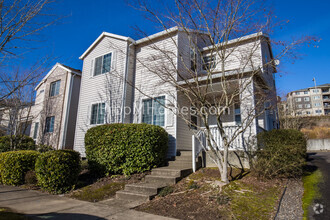 Building Photo - 15003 SE Elm Park Dr