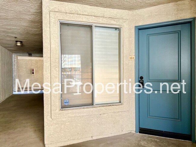 Building Photo - 2040 Las Colinas Cir