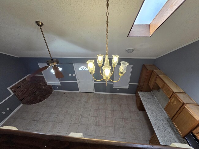 Building Photo - 96 Willow Dr