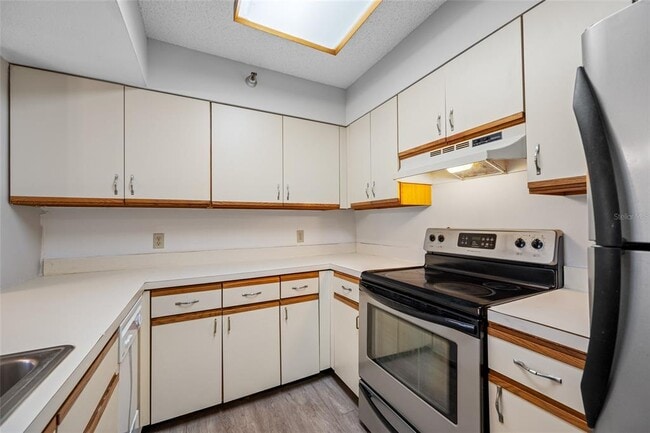 Building Photo - 2333 Feather Sound Dr