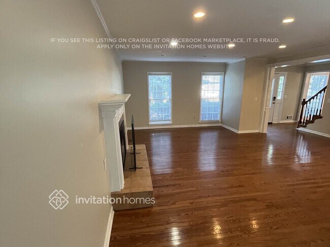 Foto del edificio - 125 Astwood Ct