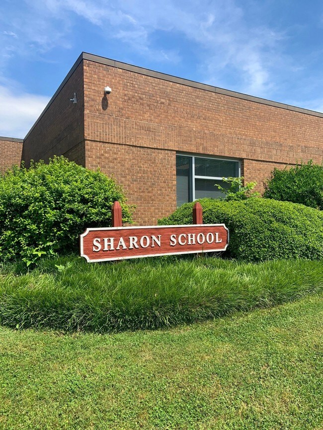 Pinehurst On Providence Apartments Charlotte, NC