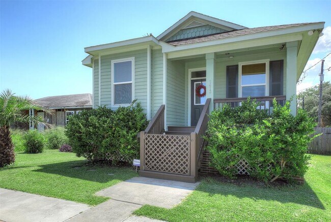 Building Photo - 1413 Kirwin St