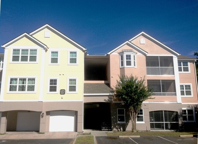 Hamptons At Metrowest - 2/2 Condo with balcony!! - Hamptons At Metrowest - 2/2 Condo with balcony!!