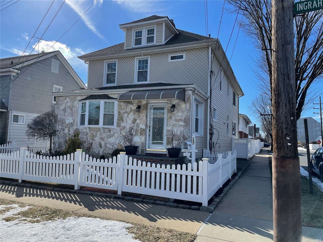 157 Ingraham Ln, New Hyde Park, NY 11040 House for Rent in New Hyde