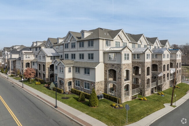 Parkview Drive Condominiums