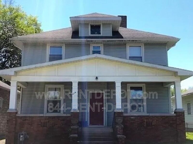 Primary Photo - 805 Monroe Ave