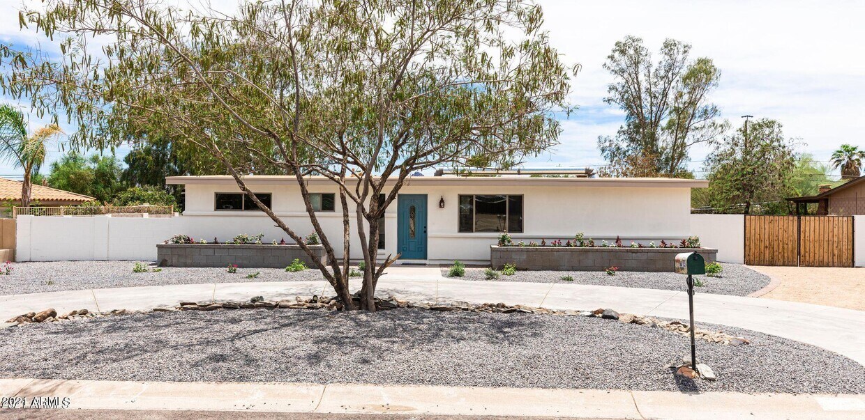 Primary Photo - 2571 E Captain Dreyfus Ave
