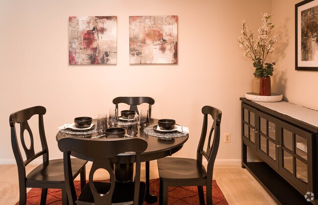 2HAB, 2BA - 1100 ft² - Cromwell Valley Apartments