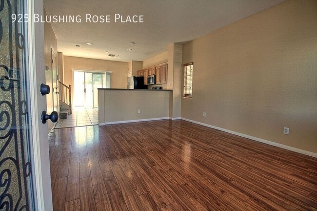 Building Photo - 925 Blushing Rose Pl