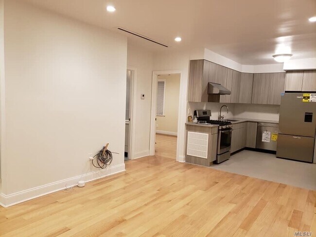 Building Photo - 77-9 Kew Forest Ln
