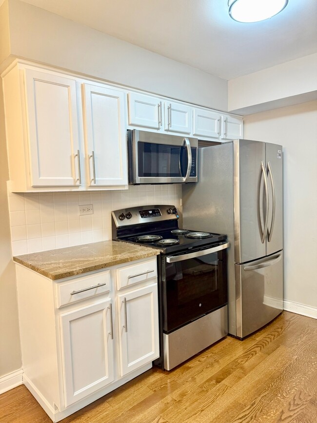 Building Photo - 2342 Old Kings Ct