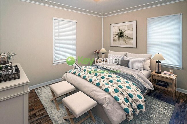 Building Photo - Beautiful Single Family Home - Walking distance to Schools and Downtown