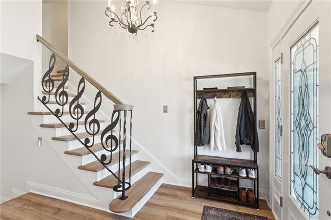 Building Photo - Beautiful Water Front Home