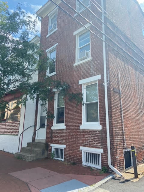 Building Photo - 118 N Church St