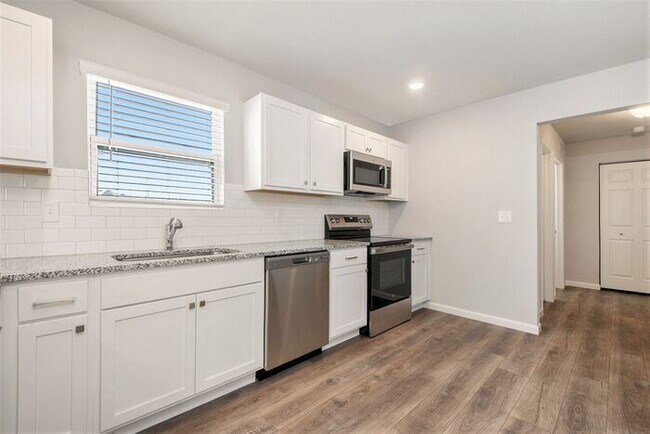 Building Photo - 7285 Montego Bay St