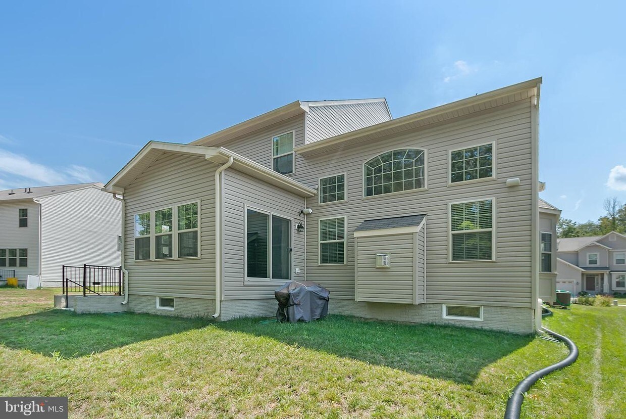 Foto principal - 7585 Holly Ridge Dr
