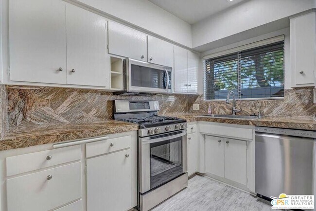 Building Photo - 1855 E Tachevah Dr