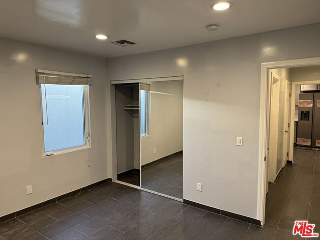 Building Photo - 15746 Magnolia Blvd