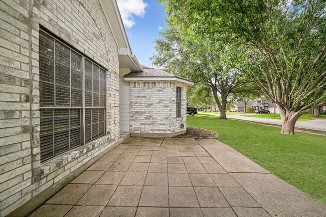 Foto del edificio - 1242 Hunter Wood Dr