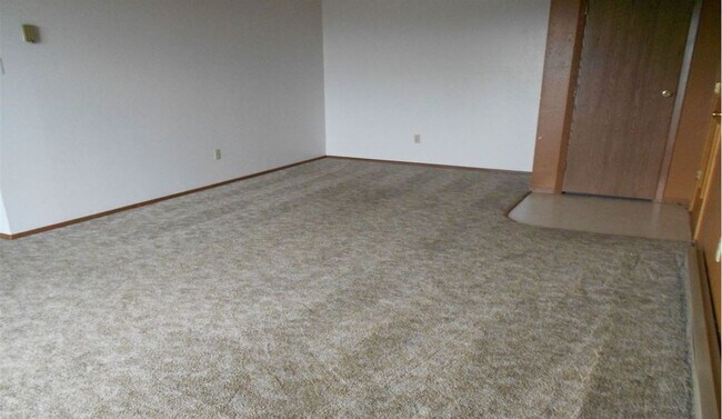 Building Photo - 1500 1st Ave NW; Mandan, ND 58554