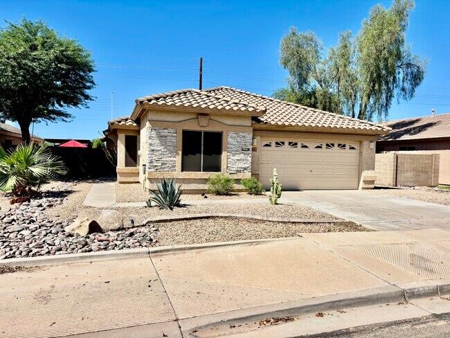 Building Photo - 624 S 108th Pl