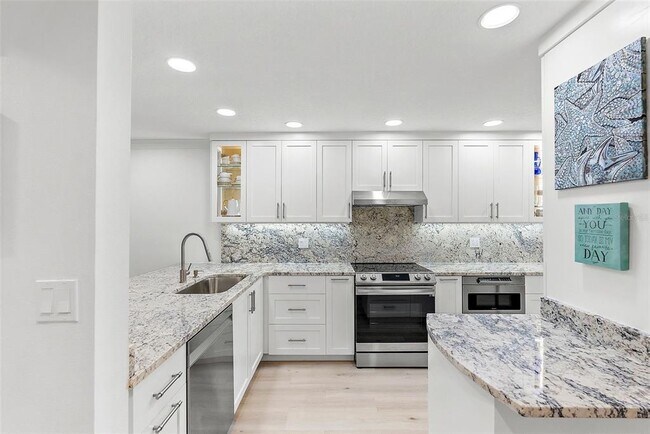Building Photo - 9433 Harbor Greens Way