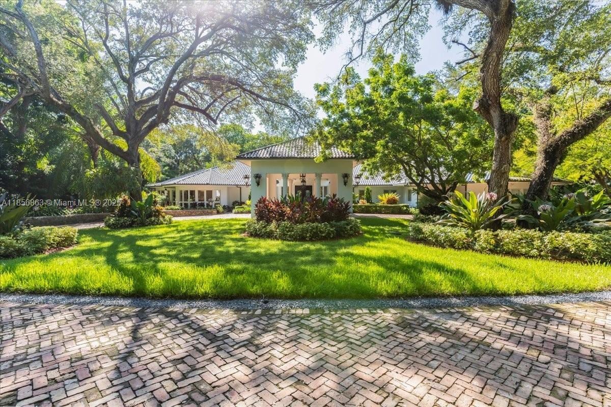 Foto principal - 9400 Old Cutler Rd