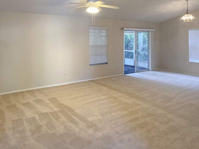 Building Photo - 3bed/2bath Single-Family in Metrowest