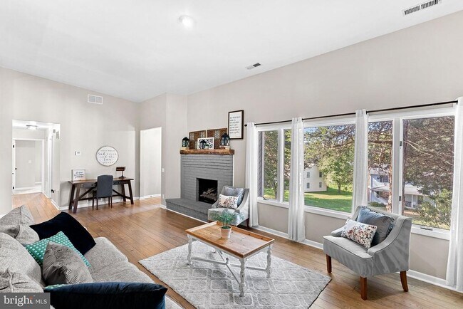 Foto del edificio - 862 Carrier Dr