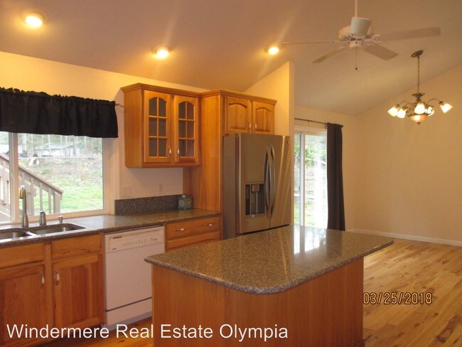 Building Photo - 7703 Holiday Valley Dr NW