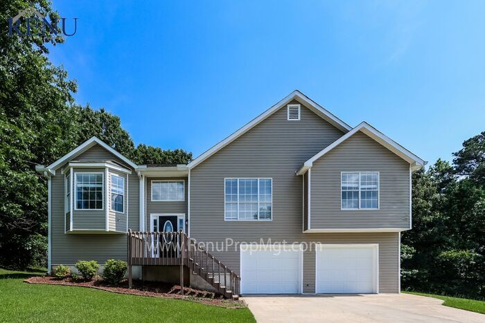Foto principal - Now Available! 4 Bedroom 3 Bath!