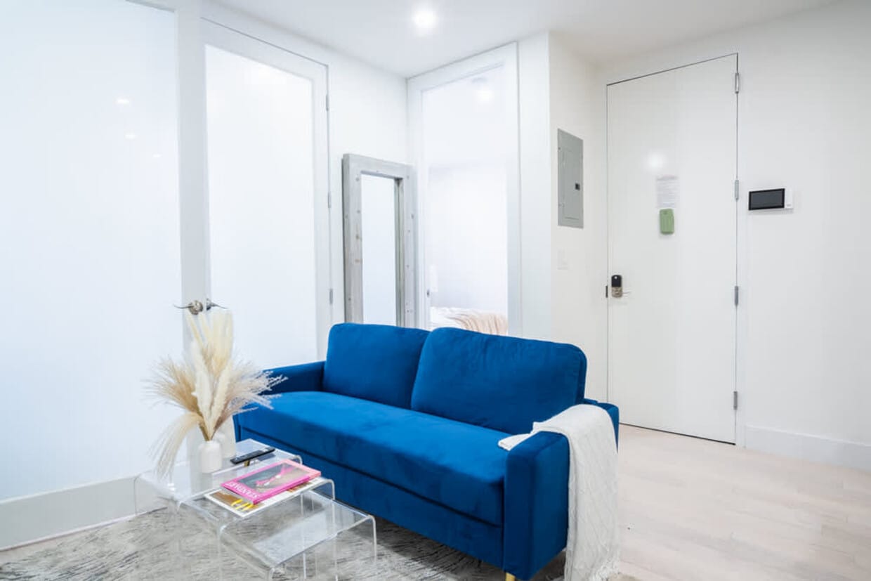 Foto principal - 402 E 11th St