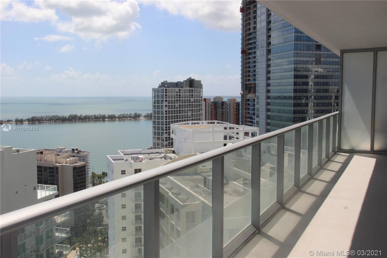 Primary Photo - 1300 Brickell Bay Dr