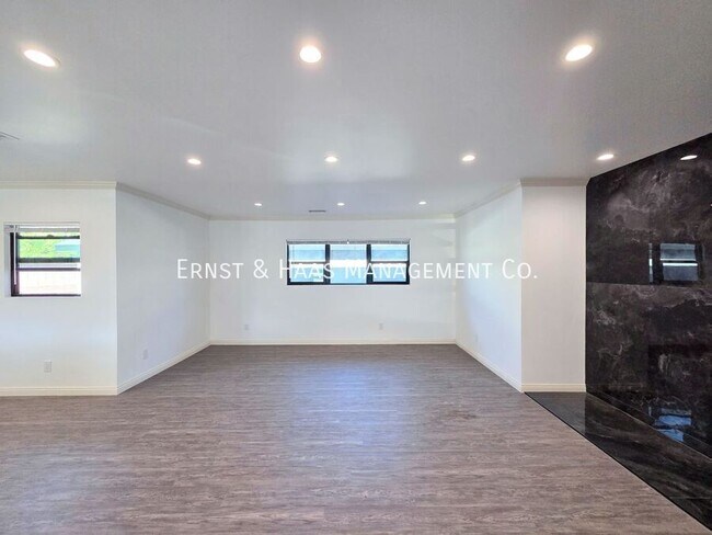 Foto del edificio - 2102 Nipomo Ave