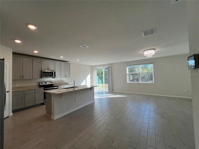 Building Photo - 17245 Cagan Crossings Blvd