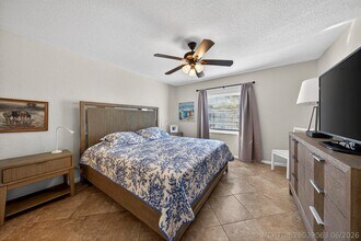 Building Photo - 6457 Bay Club Dr