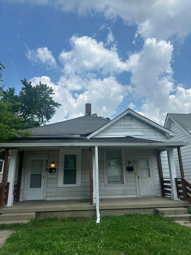 Building Photo - 409 N Gray St