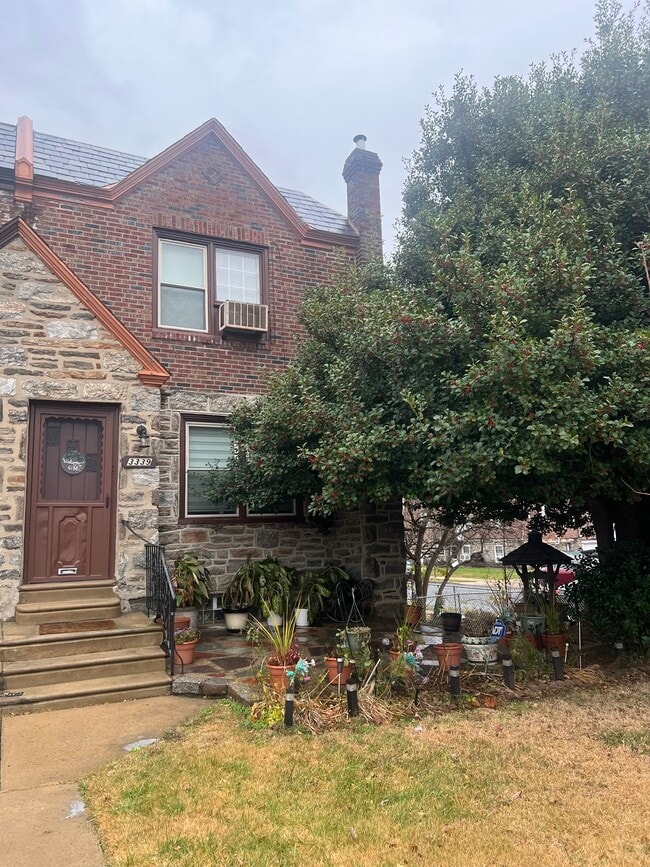 Foto del edificio - 3339 Oakmont St