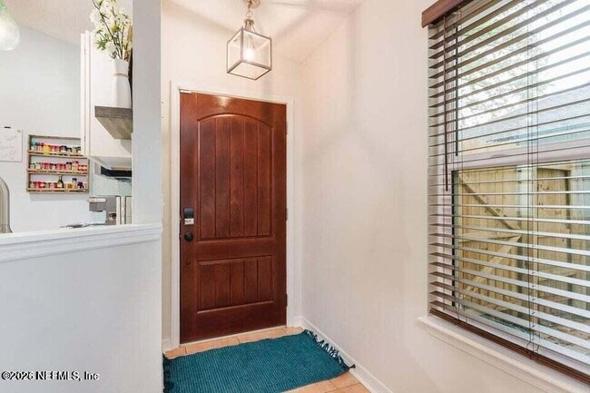 Foto del edificio - 1318 Eastwind Dr