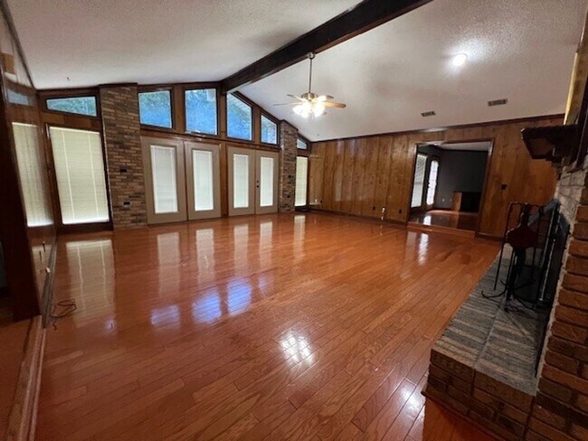 Foto del edificio - 3 Bedroom, 3 Bath Home in Dearing