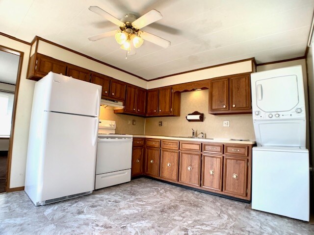 426 Boyer Drive - Kitchen - 426 Boyer Dr