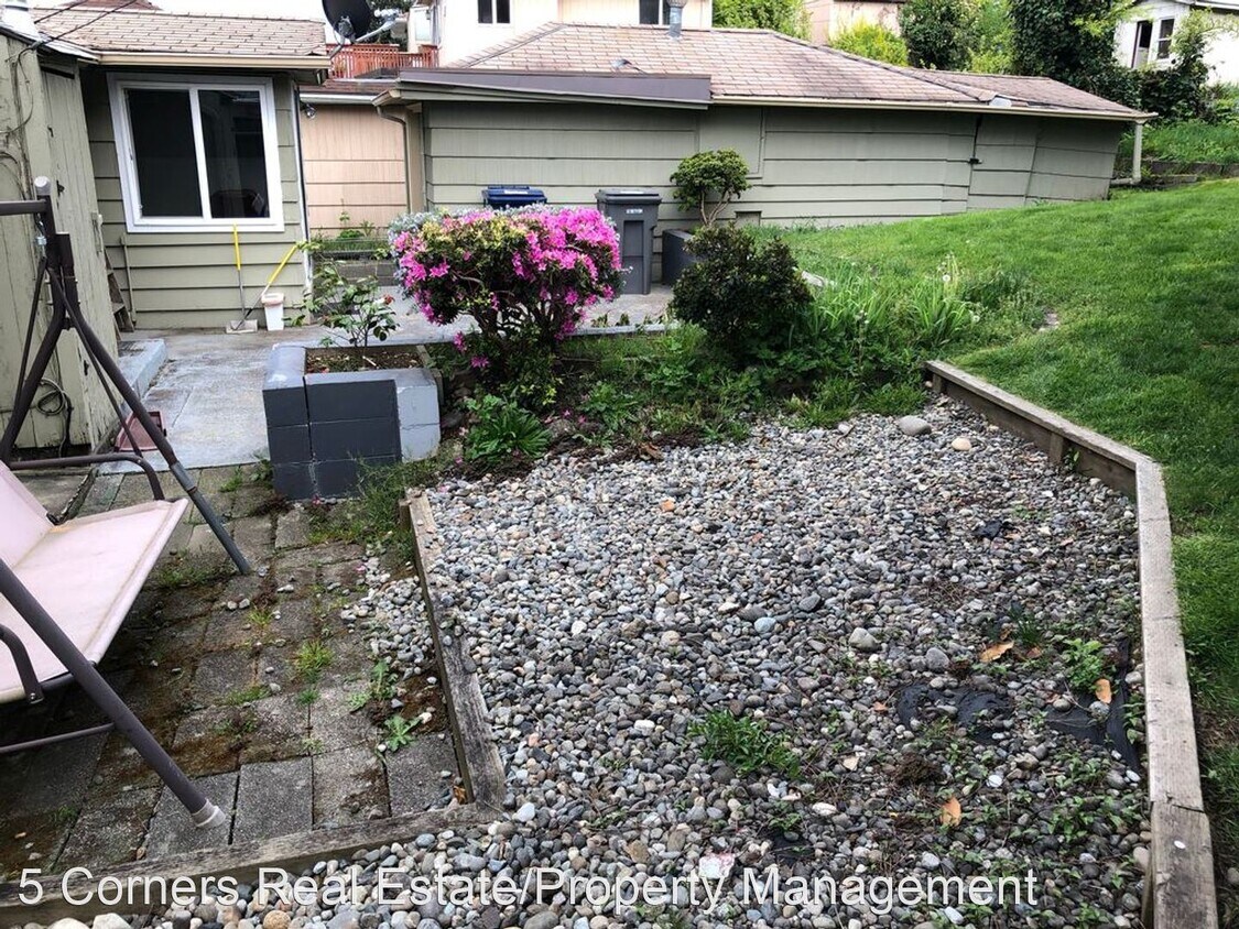 Building Photo - 3 br, 1 bath House - 10807 Dixon Dr. S